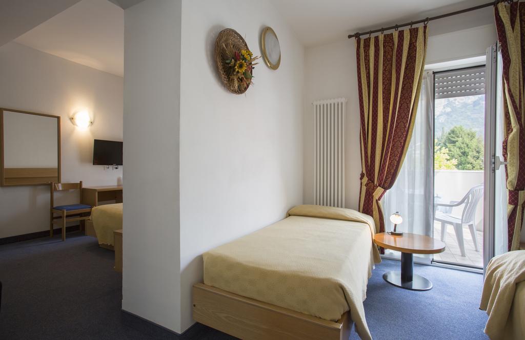 Hotel Alberello Riva del Garda Pokoj fotografie