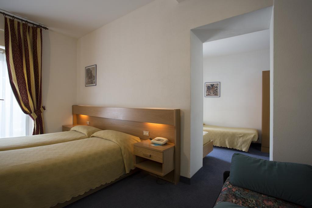 Hotel Alberello Riva del Garda Pokoj fotografie